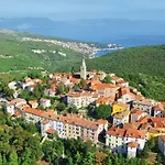 Yucca Istra فيلة لابين