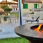 فيلة Yucca Istra لابين