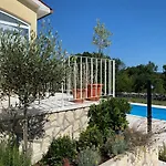 فيلة Yucca Istra